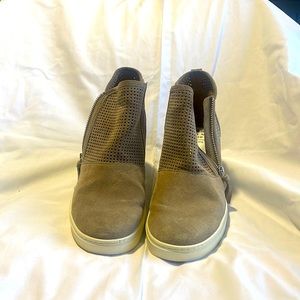 Suede wedge ladies bootie